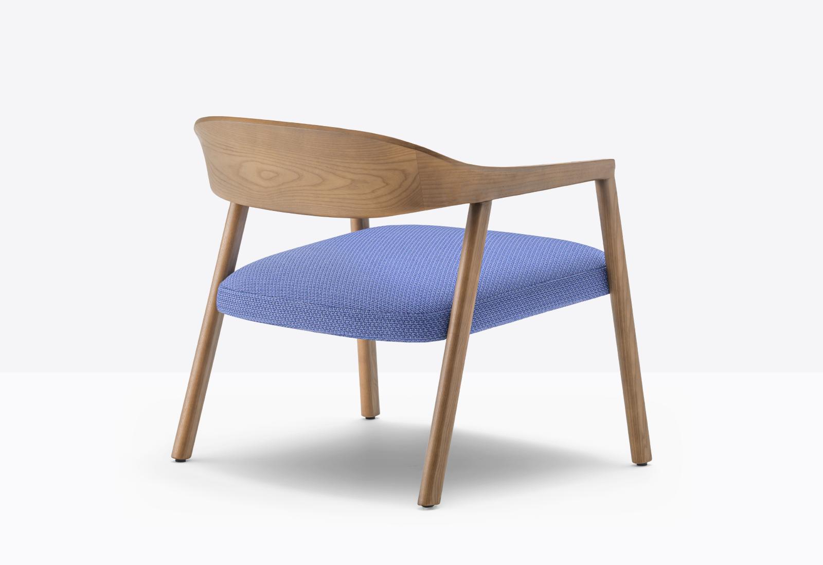fotel Hera, fotel Pedrali, fotel drewniany, fotel boho, fotel do salonu, fotel retro, włoski design, nowoczesny design