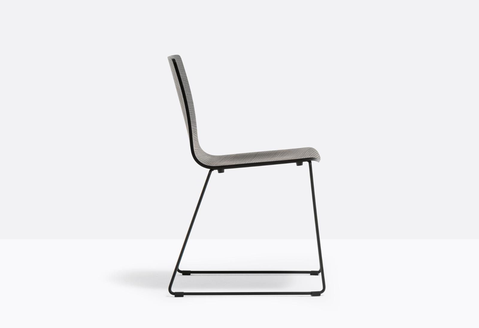 krzesło Inga, krzesło Pedrali, krzesło stalowe, krzesło drewniane, krzesło do jadalni, krzesło do kuchni, nowoczesny design, włoski design
