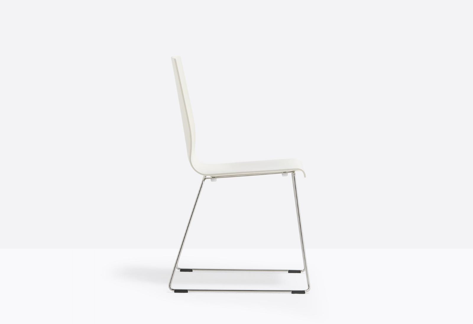 krzesło Kuadra, krzesło Pedrali, krzesło stalowe, krzesło z tworzywa, krzesło do jadalni, krzesło do kawiarni, krzesło do restauracji, nowoczesny design, włoski design