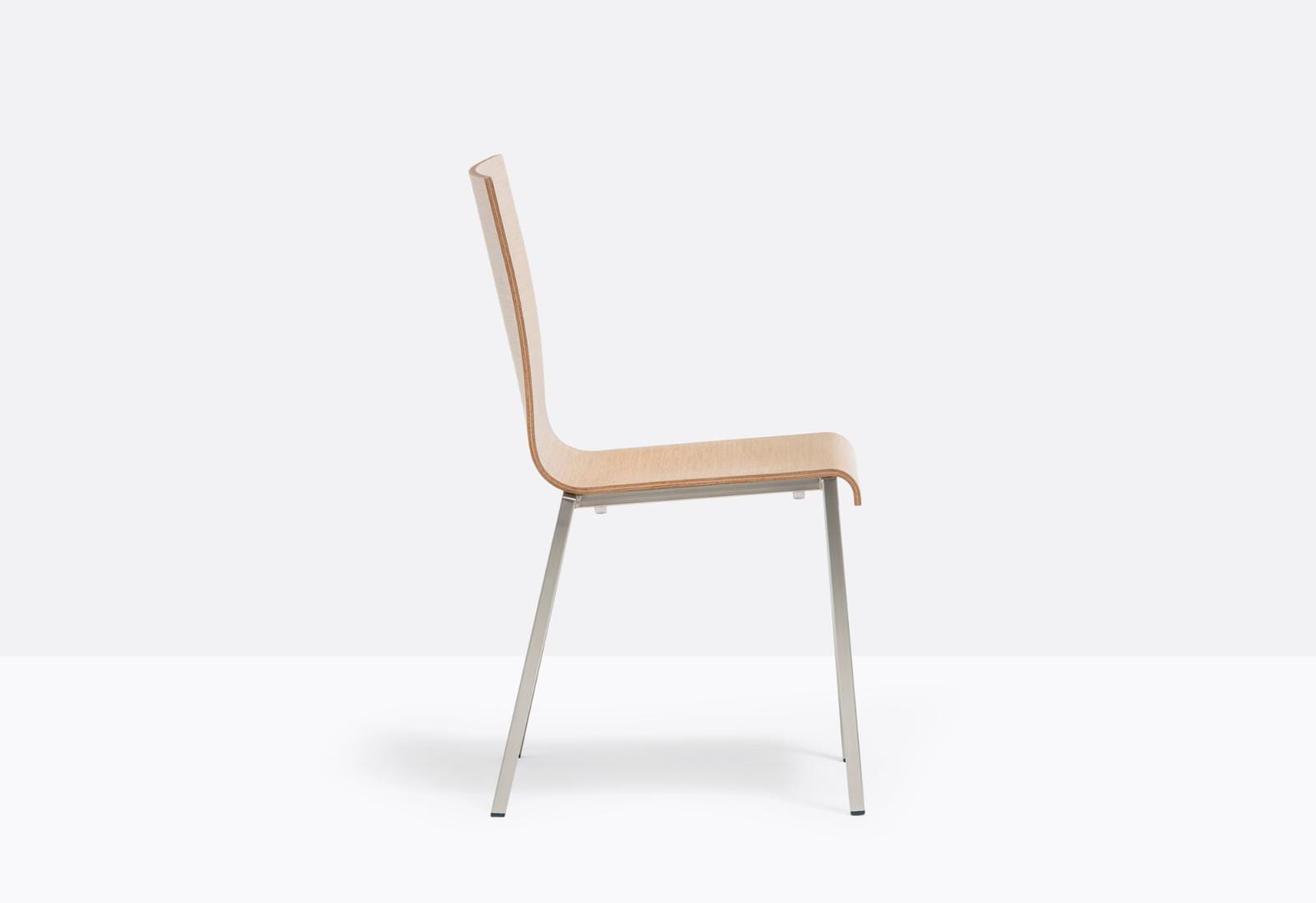 krzesło Kuadra, krzesło Pedrali, krzesło stalowe, krzesło drewniane, krzesło do jadalni, krzesło do kawiarni, krzesło do restauracji, nowoczesny design, włoski design