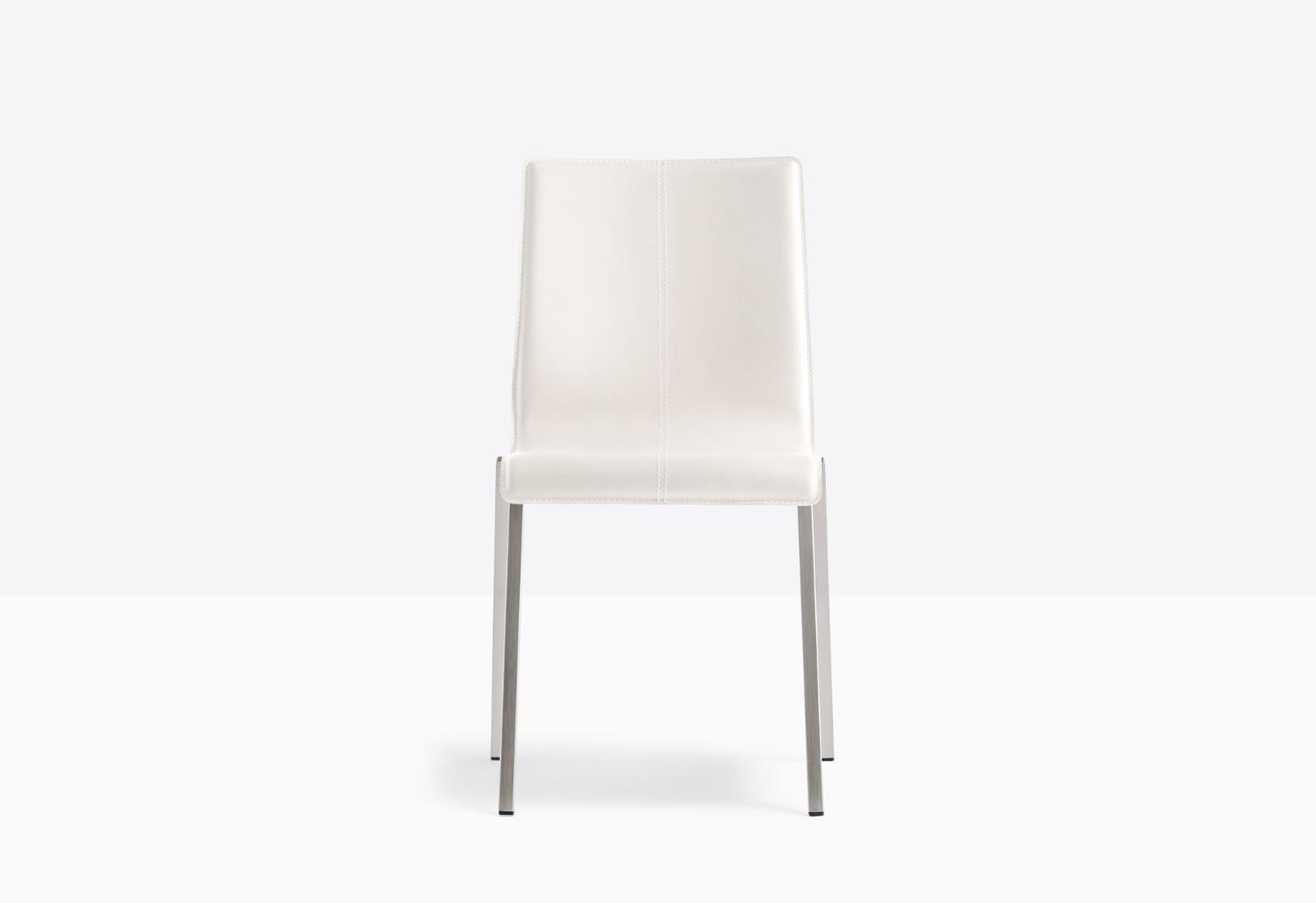 krzesło Kuadra, krzesło Pedrali, krzesło stalowe, krzesło skórzane, krzesło do jadalni, krzesło do kawiarni, krzesło do restauracji, nowoczesny design, włoski design