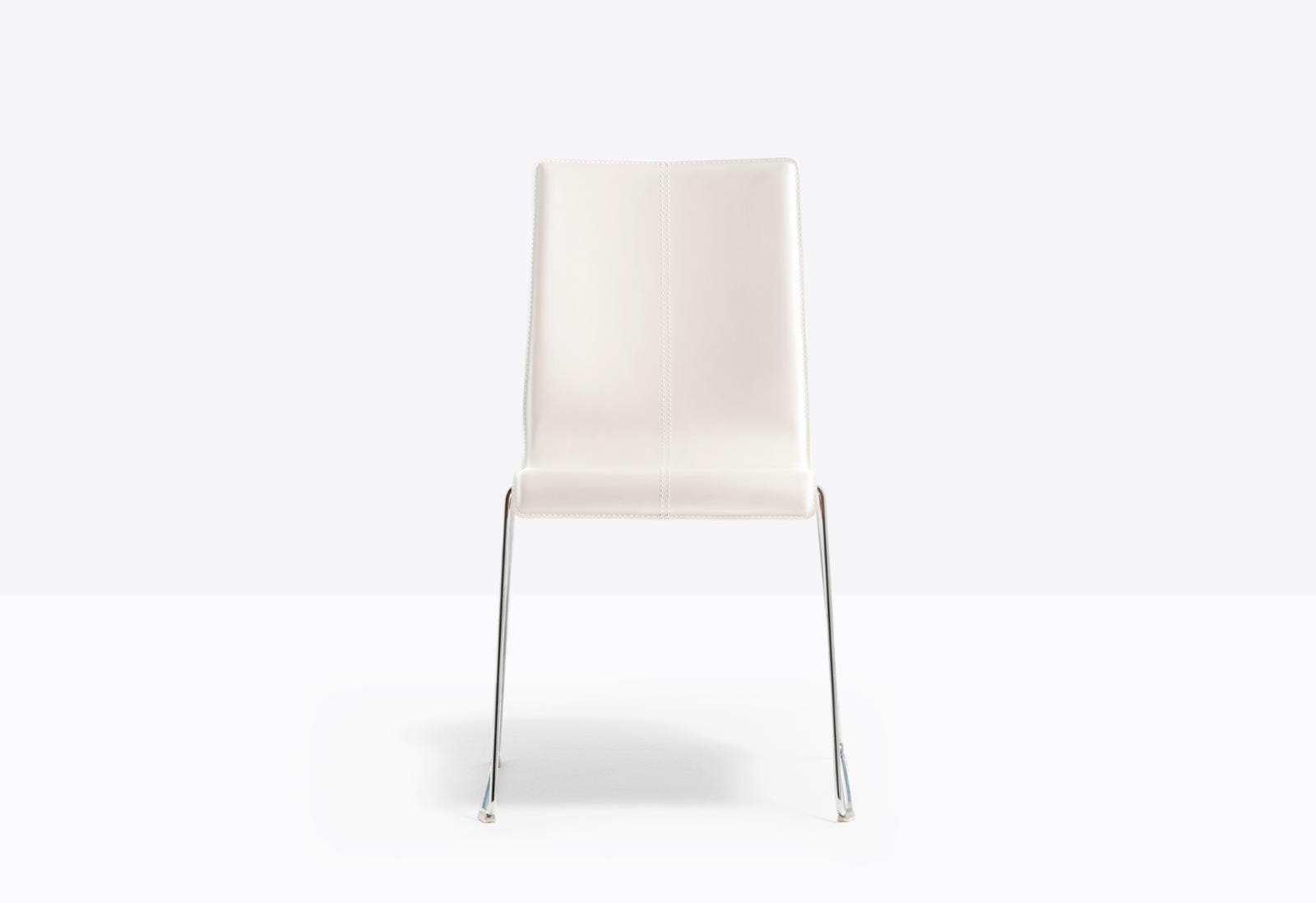 krzesło Kuadra, krzesło Pedrali, krzesło stalowe, krzesło skórzane, krzesło do jadalni, krzesło do kawiarni, krzesło do restauracji, nowoczesny design, włoski design