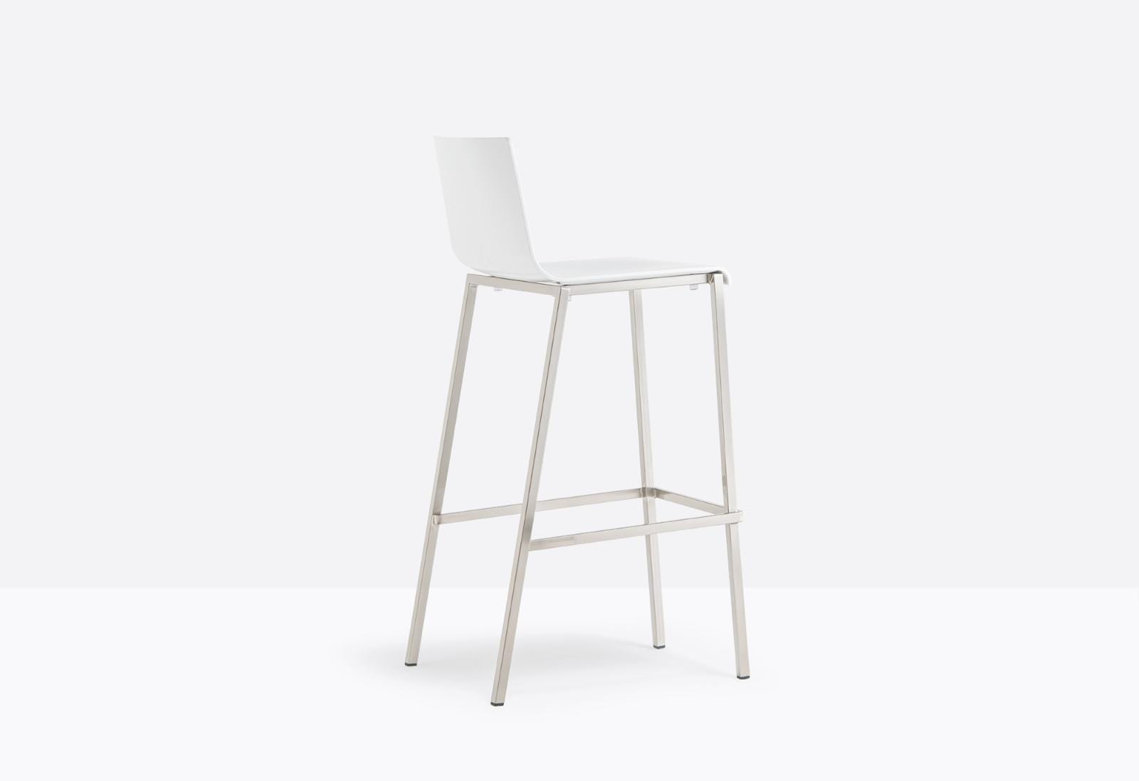 hoker Kuadra, hoker Pedrali, hoker stalowy, hoker z tworzywa, hoker do jadalni, hoker do kawiarni, hoker do restauracji, nowoczesny design, włoski design