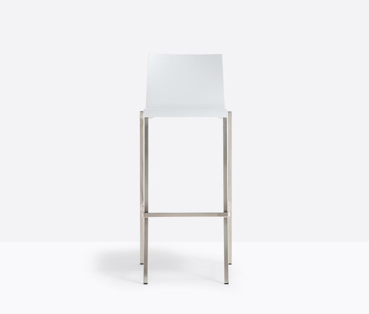 hoker Kuadra, hoker Pedrali, hoker stalowy, hoker z tworzywa, hoker do jadalni, hoker do kawiarni, hoker do restauracji, nowoczesny design, włoski design