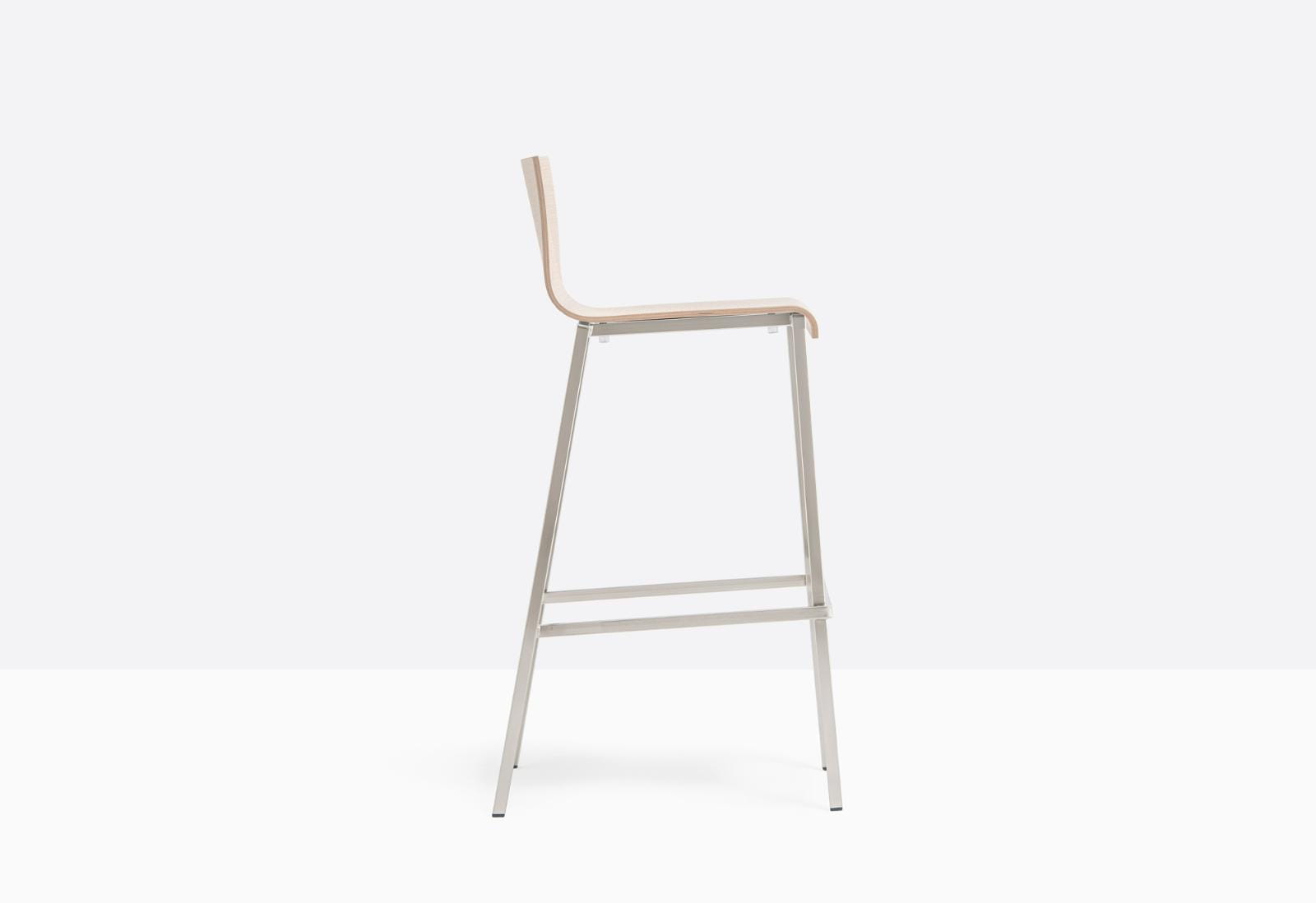 hoker Kuadra, hoker Pedrali, hoker stalowy, hoker drewniany, hoker do jadalni, hoker do kawiarni, hoker do restauracji, nowoczesny design, włoski design