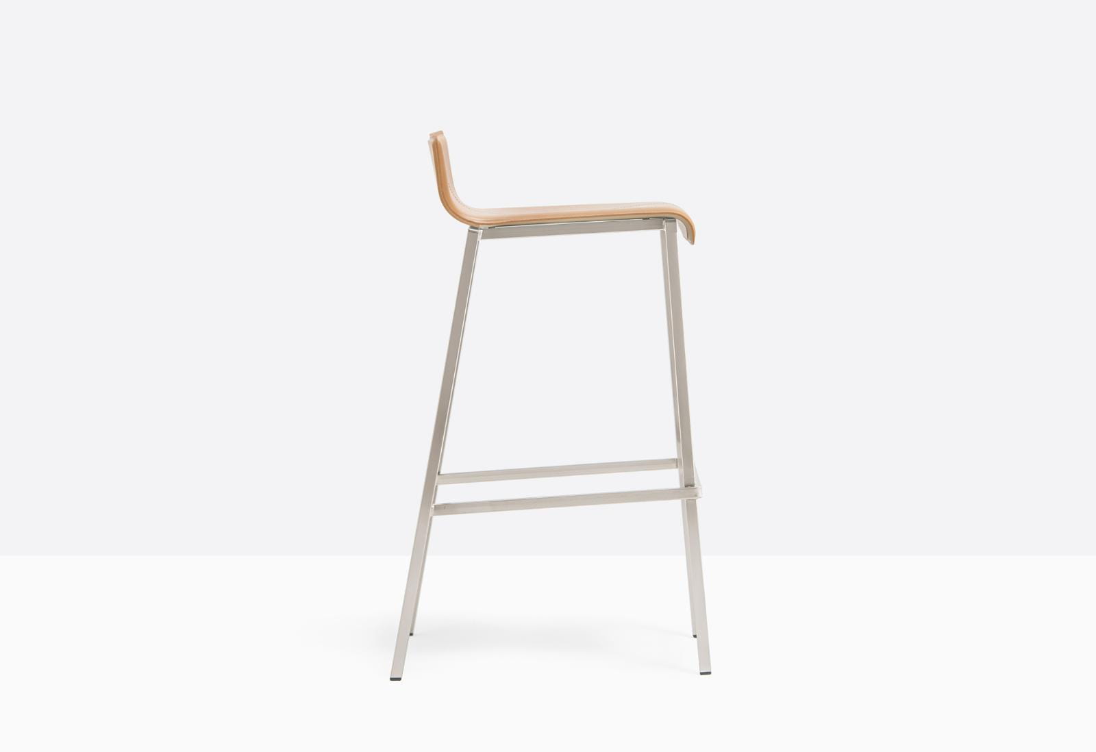 hoker Kuadra, hoker Pedrali, hoker stalowy, hoker skóra, hoker do jadalni, hoker do kawiarni, hoker do restauracji, nowoczesny design, włoski design