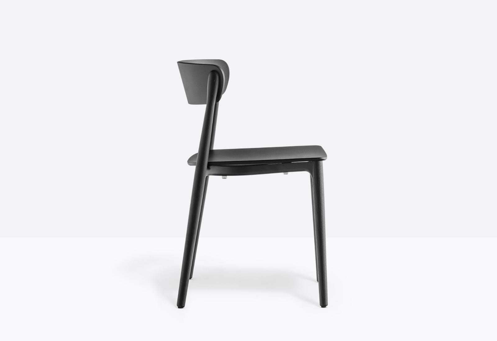 krzesło Nemea, krzesło Pedrali, krzesło drewniane, krzesło jesionowe, krzesło do jadalni, krzesło do kuchni, krzesło styl skandynawski, włoski design, nowoczesny design