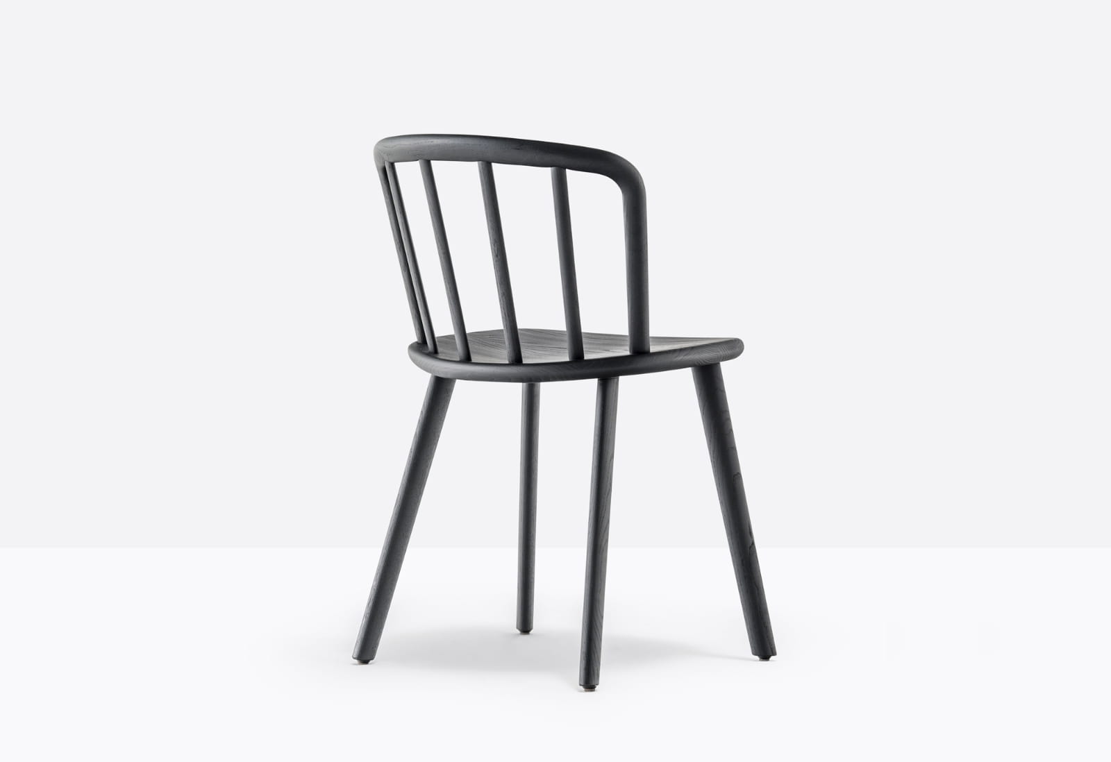 krzesło Nym, krzesło Pedrali, krzesło drewniane, krzesło do jadalni, krzesło do kuchni, krzesło jesionowe, włoski design, minimalistyczne krzesło, nowoczesny design