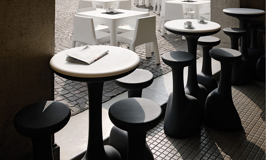 hoker Armillaria, hoker Plust, hoker z tworzywa, hoker outdoorowy, hoker barowy, hoker na taras, hoker do restauracji, włoski design, nowoczesny design