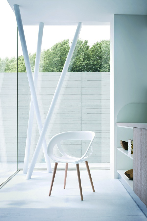 krzesło Moema, krzesło nowoczesne, krzesło plastikowe, krzesło designerskie, krzesło sztaplowane, krzesło ergonomiczne, krzesło do kawiarni, krzesło do jadalni, krzesło do wnętrz komercyjnych, lekkie krzesło