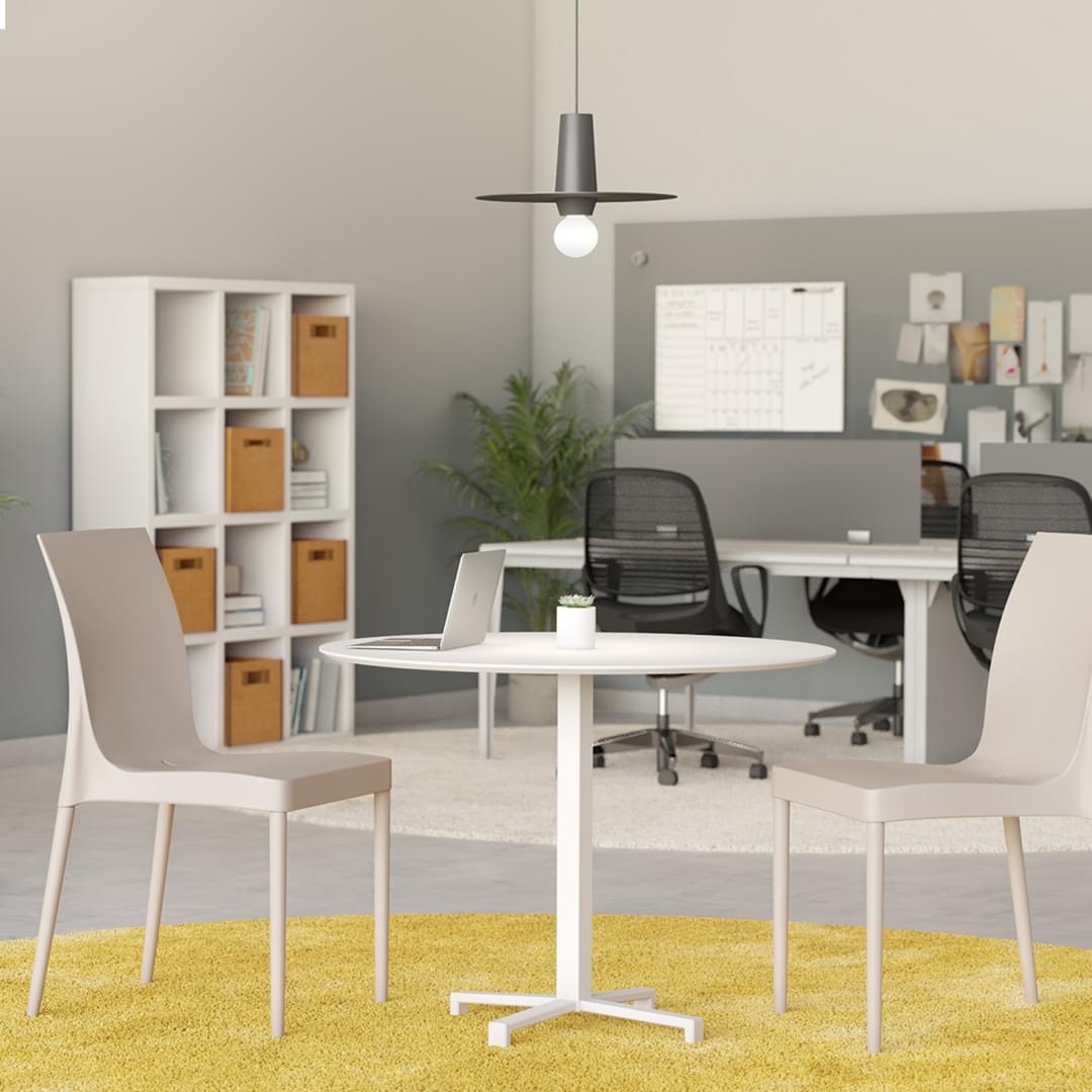 krzesło Iris, krzesło ogrodowe, nowoczesne krzesło, krzesło do kawiarni, odporność UV, tworzywo sztuczne, krzesło sztaplowane, ergonomiczne, krzesło do restauracji, krzesło na taras, wersja z podłokietnikami