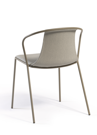 krzesło Kasia, krzesło Gaber, krzesło outdoorowe, odporność na pogodę, nowoczesne meble, krzesło na taras, włoski design, krzesło do restauracji, stalowe nogi, siedzisko z tworzywa