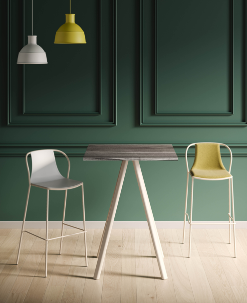hoker Kasia, hoker Gaber, nowoczesny hoker, hoker do jadalni, włoski design, hoker do restauracji, stalowe nogi, siedzisko z tworzywa