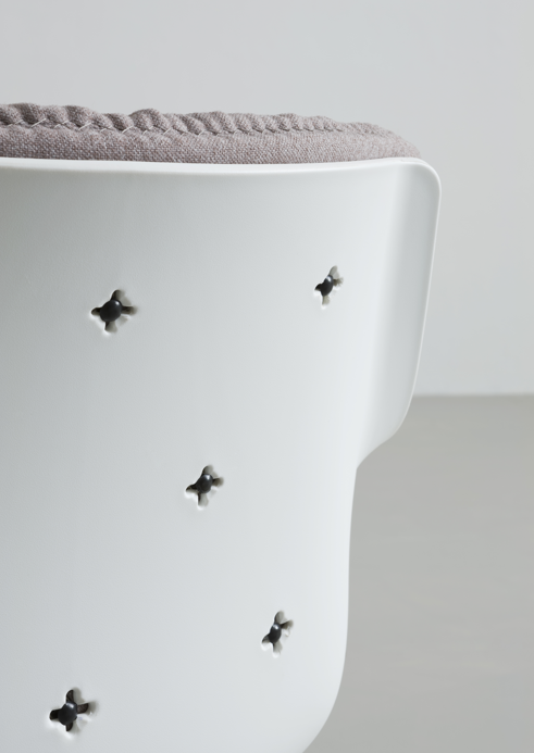 krzesło More, ergonomiczne krzesło, krzesło z podłokietnikami, krzesło do jadalni, krzesło do biura, krzesło konferencyjne, krzesło do restauracji, krzesło do kawiarni, designerskie krzesło, krzesło z tworzywa