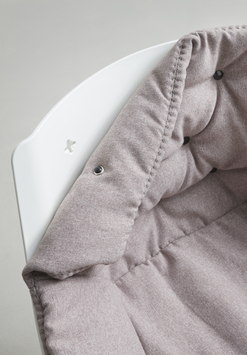 krzesło More, ergonomiczne krzesło, krzesło z podłokietnikami, krzesło do jadalni, krzesło do biura, krzesło konferencyjne, krzesło do restauracji, krzesło do kawiarni, designerskie krzesło, krzesło z tworzywa